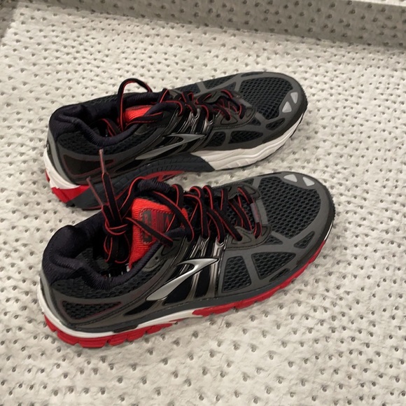 Brooks Other - Brooks Beast 14, new in box, men’s size 10 2E, wide